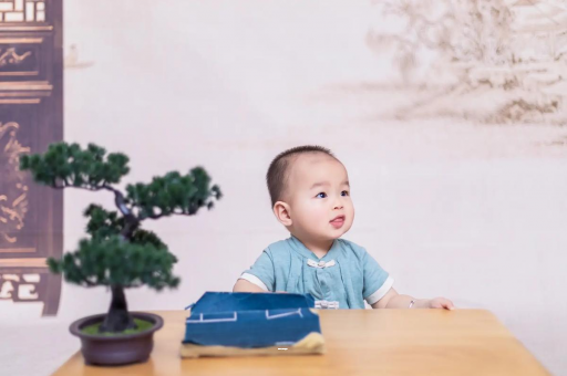 燕郊宝宝什么时候攒肚